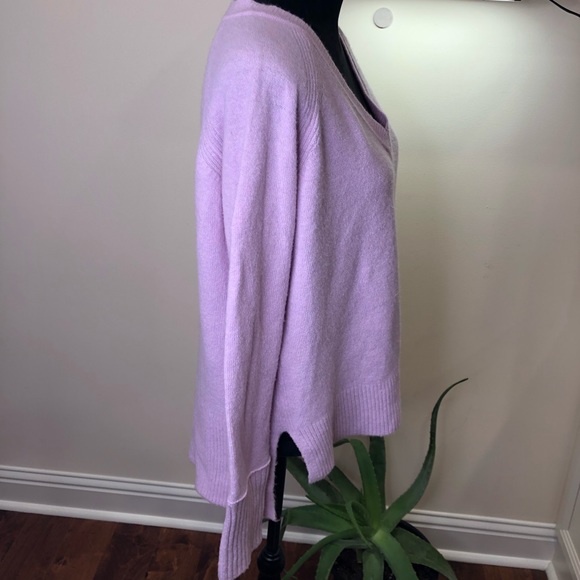 J Crew V-Neck in Supersoft Alpaca High Low Hem Purple Sweater Small - Picture 5 of 8